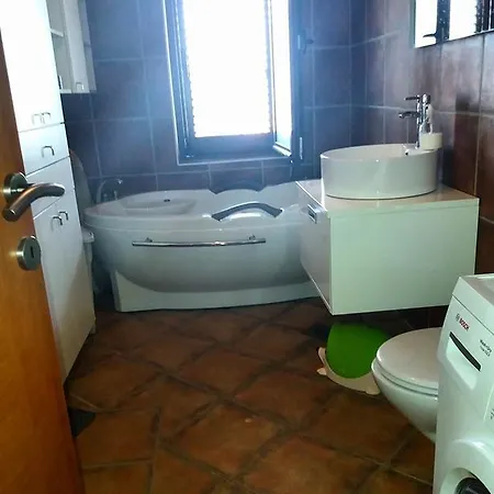 Anika Apartment